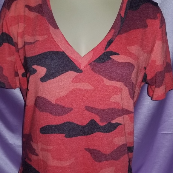 ❤️New Rare Edition Victoria Secret Red Camo Tee Legging Set ❤️ - Picture 3 of 5